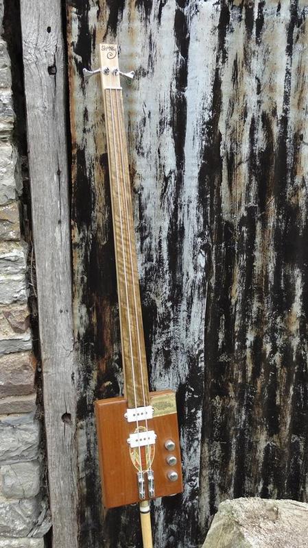  photo Shonky 2-string cigar box bass - 06_zpswebfiimt.jpg